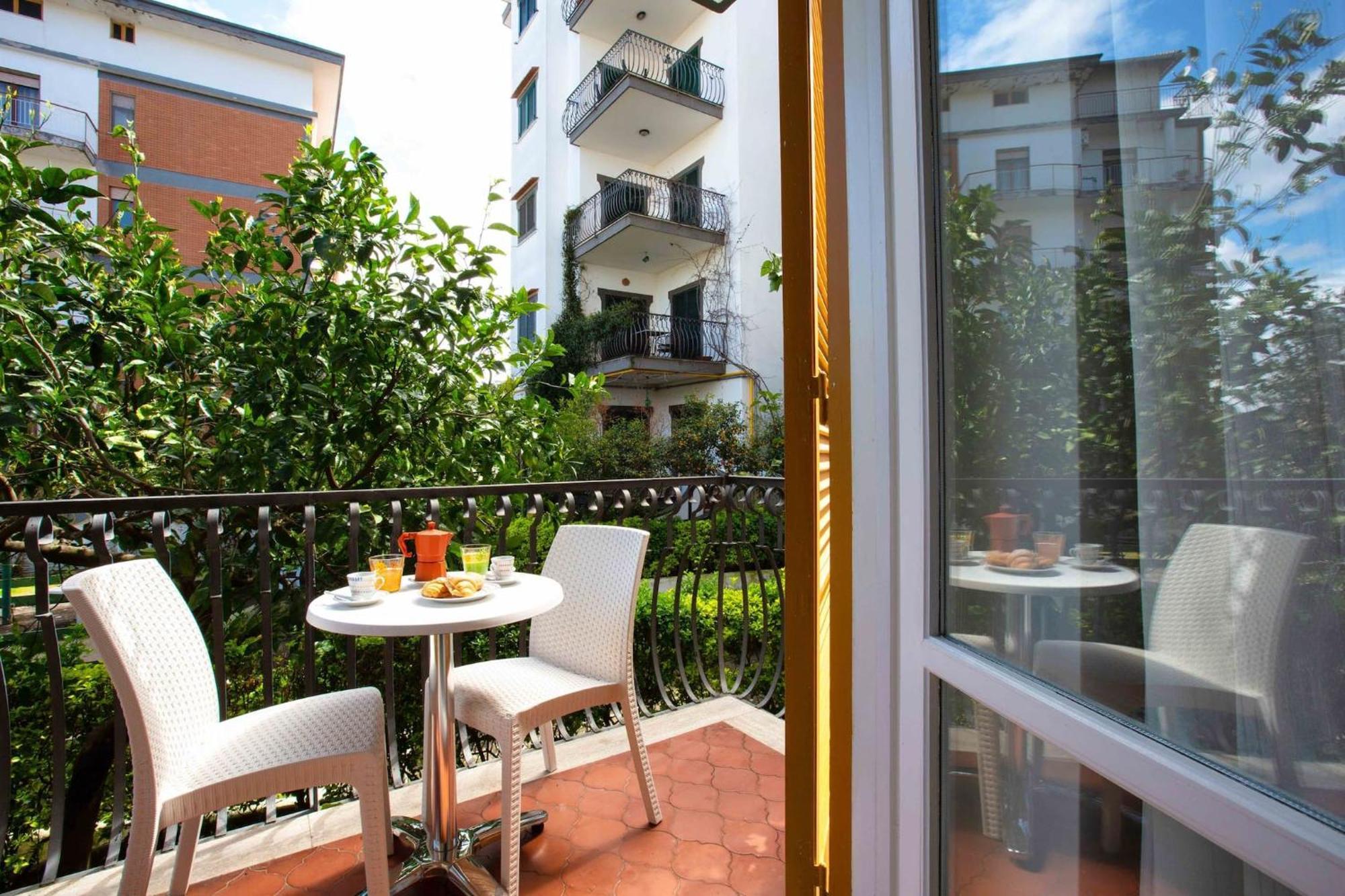 Sorrentovibes - Modern Apartment With Terrace, Swimming Pool&Tennis Eksteriør billede